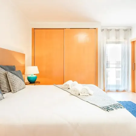 ★ Oceanfront: Luxury Breathtaking Views And Pool ★ Apartment *
