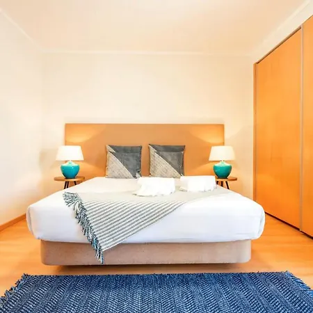 Apartment ★ Oceanfront: Luxury Breathtaking Views And Pool ★