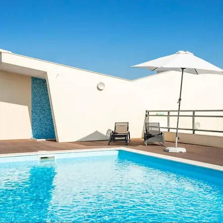 Apartment ★ Oceanfront: Luxury Breathtaking Views And Pool ★ *