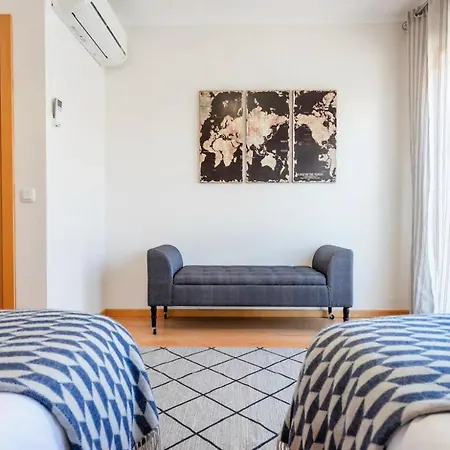 ★ Oceanfront: Luxury Breathtaking Views And Pool ★ Apartment