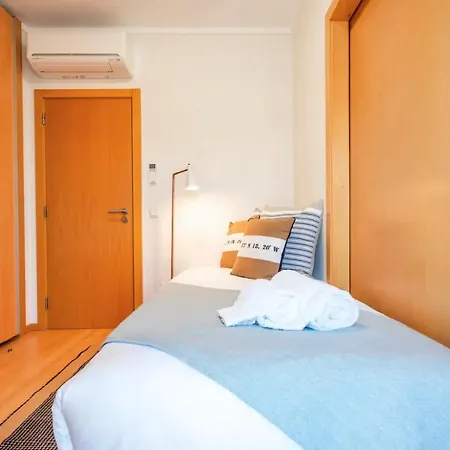 Apartment ★ Oceanfront: Luxury Breathtaking Views And Pool ★