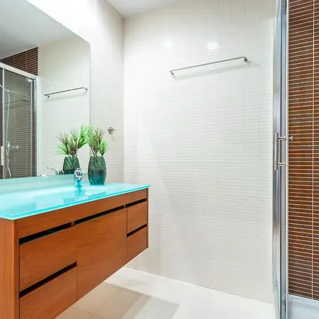 ★ Oceanfront: Luxury Breathtaking Views And Pool ★ *